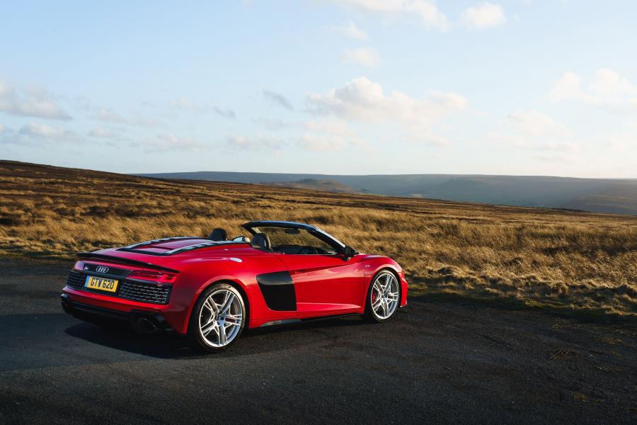  Audi R8 V10 Performance Spyder 2019 года  (UK) (фото 9 из 40)